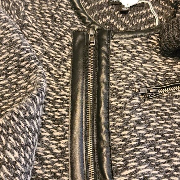 Cynthia Rowley sweater size large - Picture 5 of 8